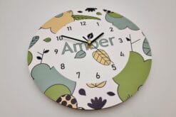 Laikrodžiai pakabinami