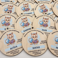 Personalizuotas medalis vaikams – Pelėdžiukų grupės dizainas.